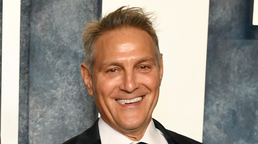 BEVERLY HILLS, CALIFORNIA - MARCH 12: (L-R) Sarah Staudinger and Ari Emanuel attend the 2023 Vanity Fair Oscar Party Hosted By Radhika Jones at Wallis Annenberg Center for the Performing Arts on March 12, 2023 in Beverly Hills, California. (Photo by Jon Kopaloff/Getty Images for Vanity Fair)