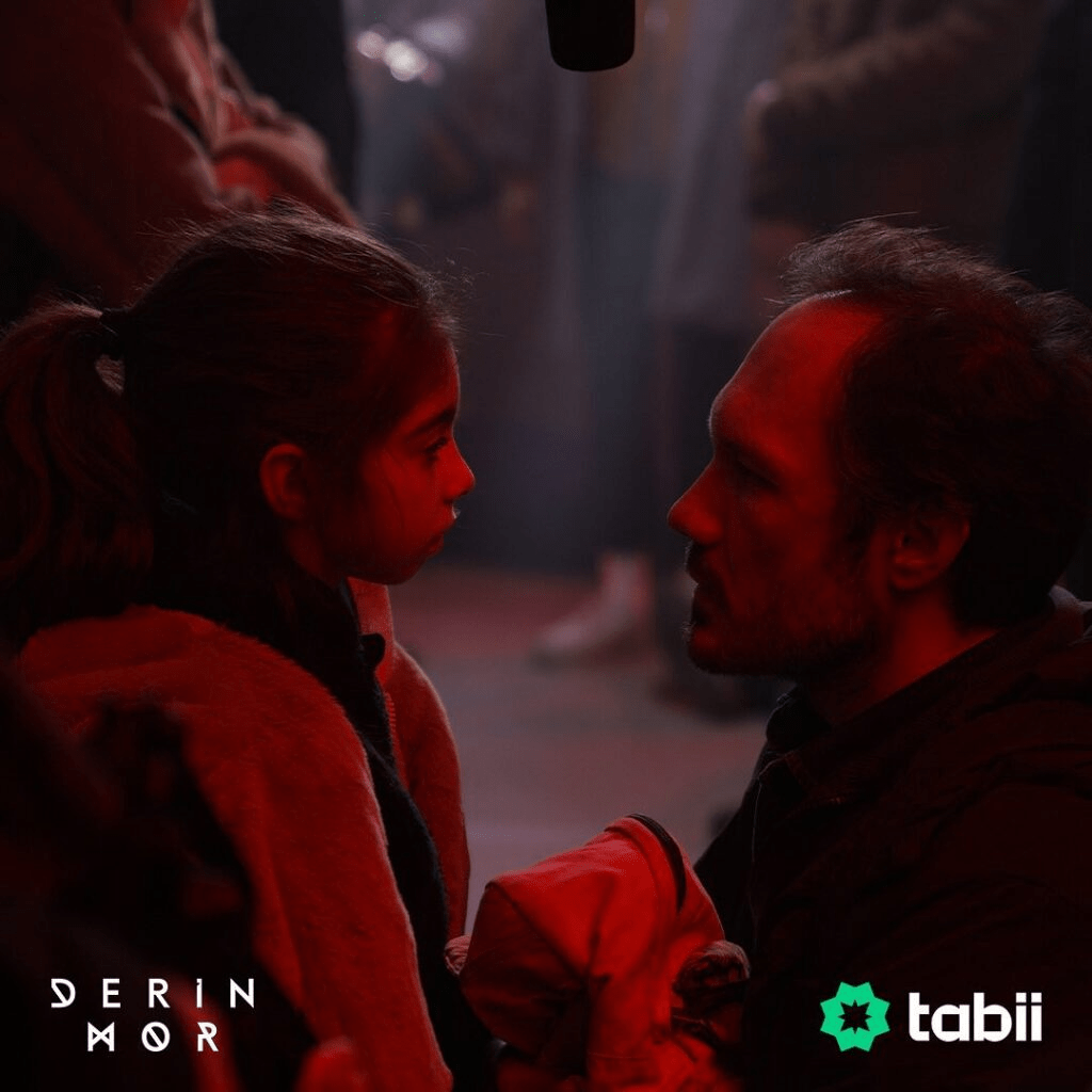 صورة من مسلسل أرجواني عميق Derin Mor التركي